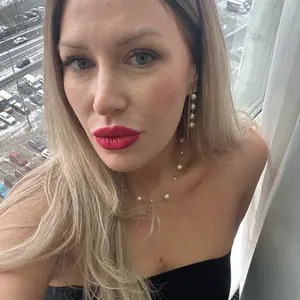 Я Марта, 31, из Санкт-Петербурга, ищу знакомство для совместных путешествий