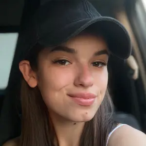 Анжелика из Пинска, мне 18, познакомлюсь для совместных путешествий