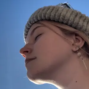 Арина из Барнаула, мне 21, познакомлюсь для открытые отношения